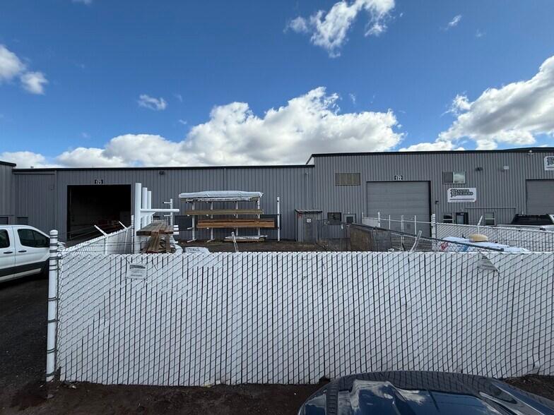 More Photos Of 601 E Antler Ave, Redmond Warehouse For Lease