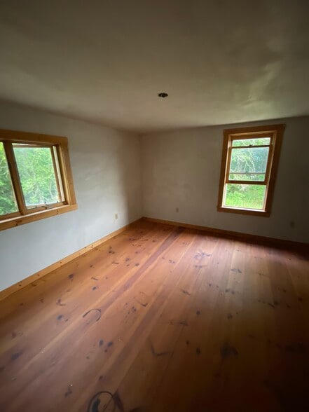 More Photos Of 120 Waits River Rd, Bradford Office For Sale