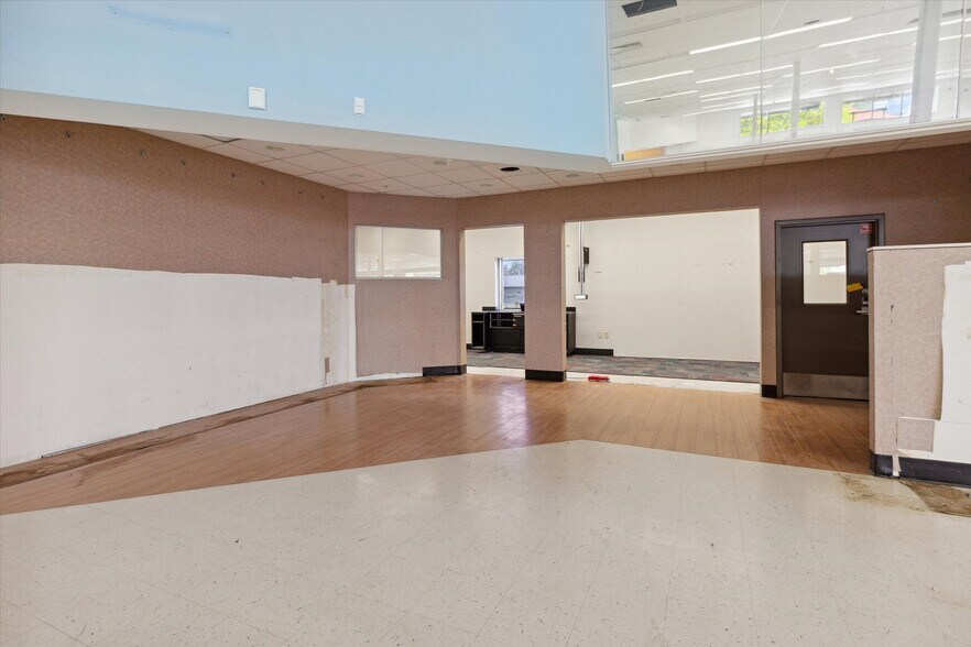 More Photos Of 1420 Wright Ave, Alma Drugstore For Sale