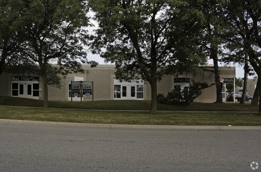 More Photos Of 2505 Dunwin Dr, Mississauga Warehouse For Lease