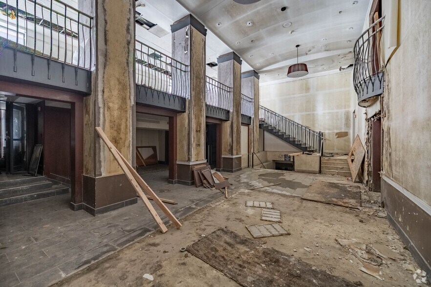 More Photos Of 11 S Ludlow St, Dayton Hotel For Sale