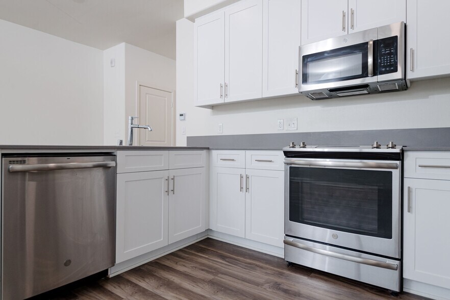 2024 Ventura Blvd, Camarillo, CA 93010 Apartments For Sale