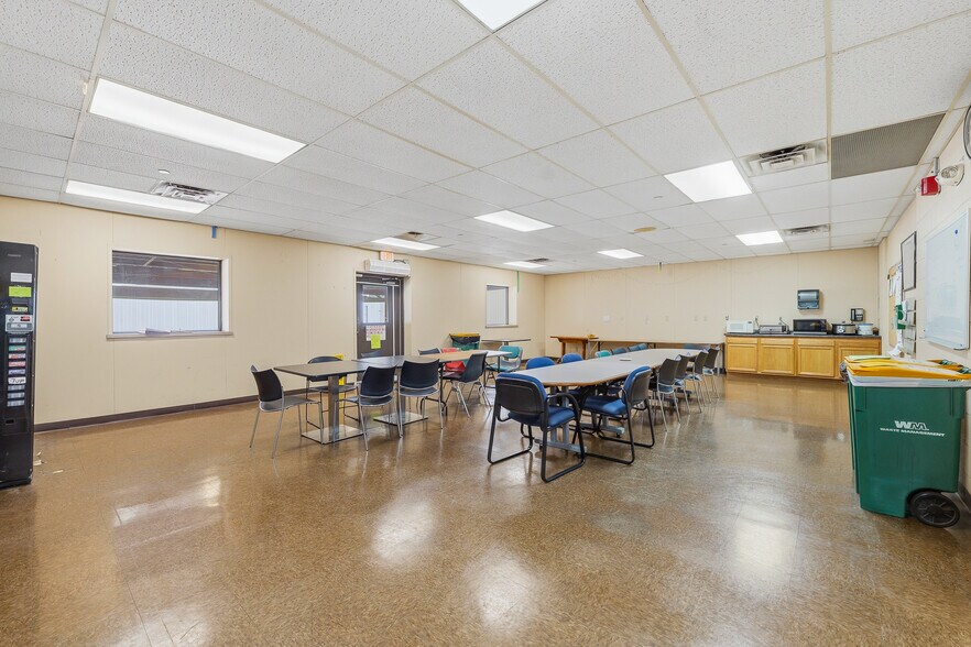 More Photos Of 100 Creative Way, Ripon Manufacturing For Sale