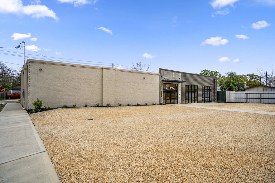 More Photos Of 1109-1115 Dumble st, Houston Office For Sale