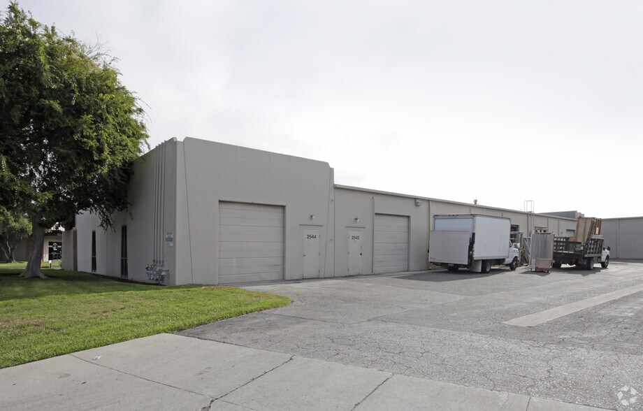 More Photos Of 2534-2544 Seaboard Ave, San Jose Manufacturing For Lease