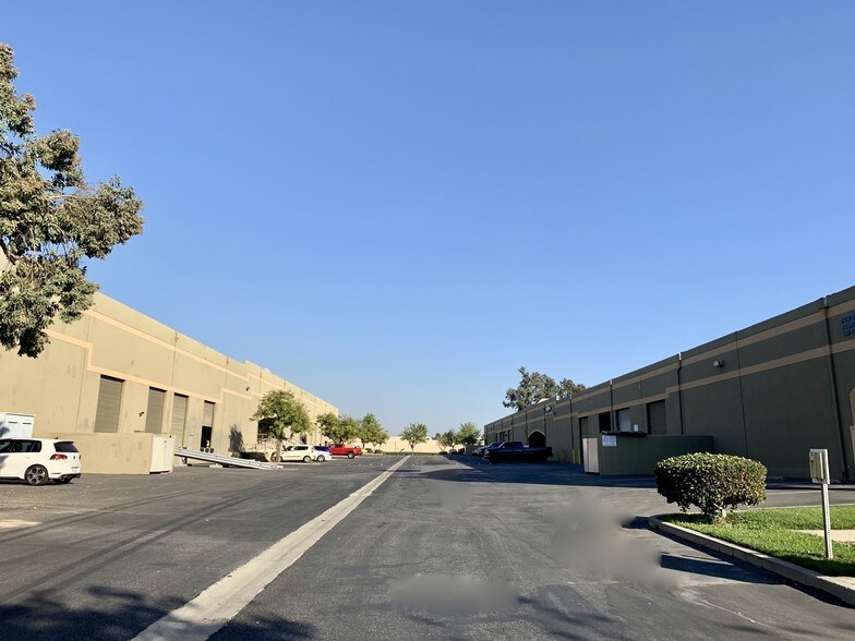 More Photos Of 5102-5108 Azusa Canyon Rd, Irwindale Unknown For Lease