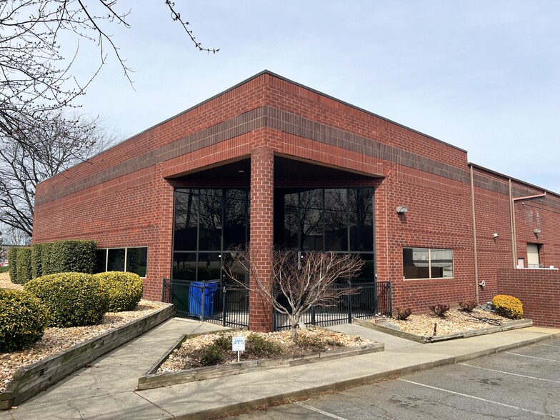More Photos Of 10901 Downs Rd, Pineville Warehouse For Lease