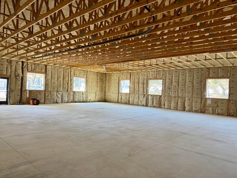 More Photos Of 2440 E Highway 290, Dripping Springs Office For Lease