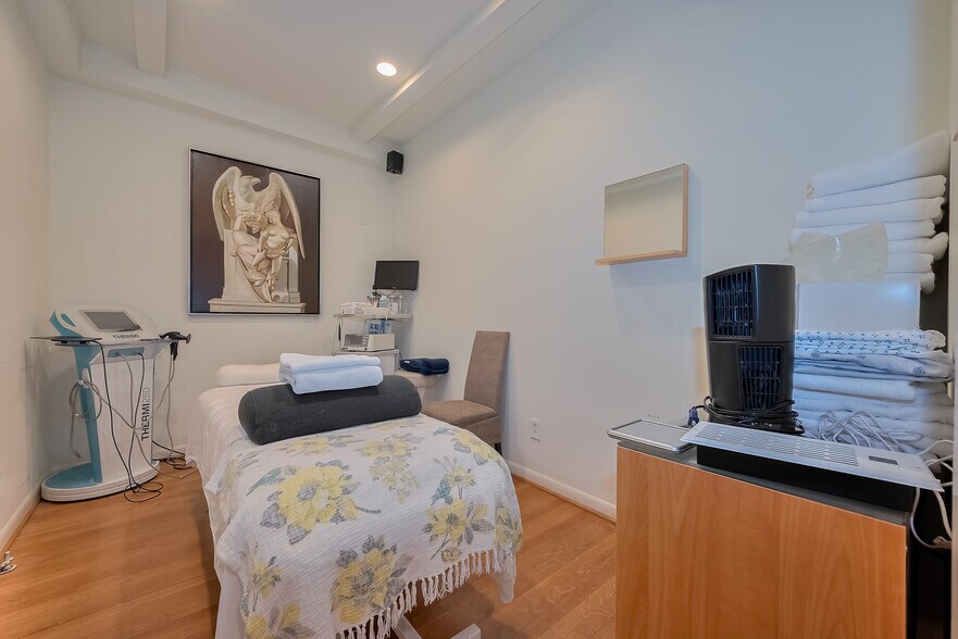 More Photos Of 1512 W Alabama St, Houston Flex For Sale