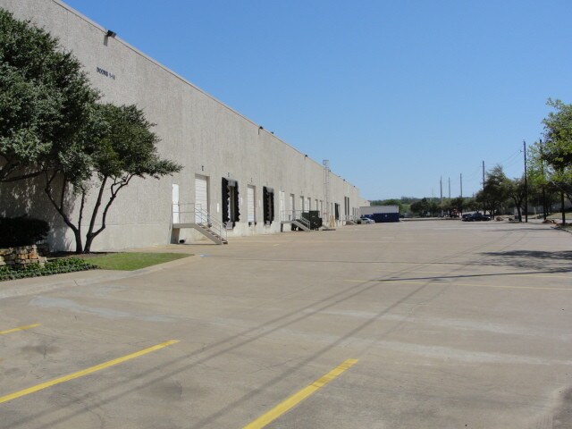 More Photos Of 3605-3665 La Reunion Pky, Dallas Distribution For Lease