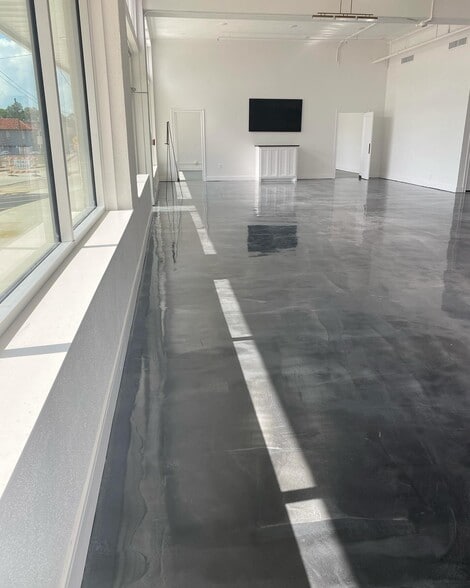 More Photos Of 311 N Bois D Arc Ave, Tyler Storefront Retail Office For Lease