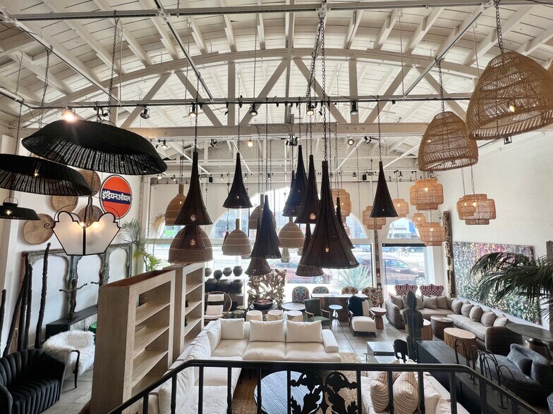 More Photos Of 611 S La Brea Ave, Los Angeles Storefront Retail Office For Sale