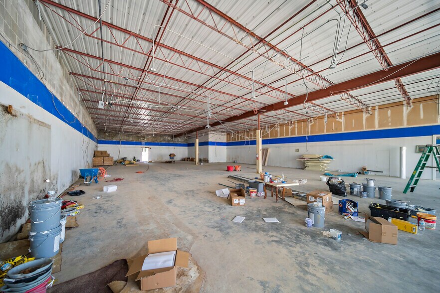 More Photos Of 10200 Almeda Genoa Rd, Houston Unknown For Lease