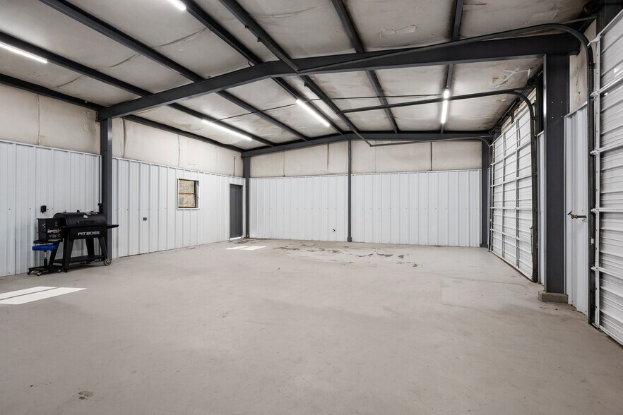 More Photos Of 407 S Home St, Corrigan Auto Dealership For Lease