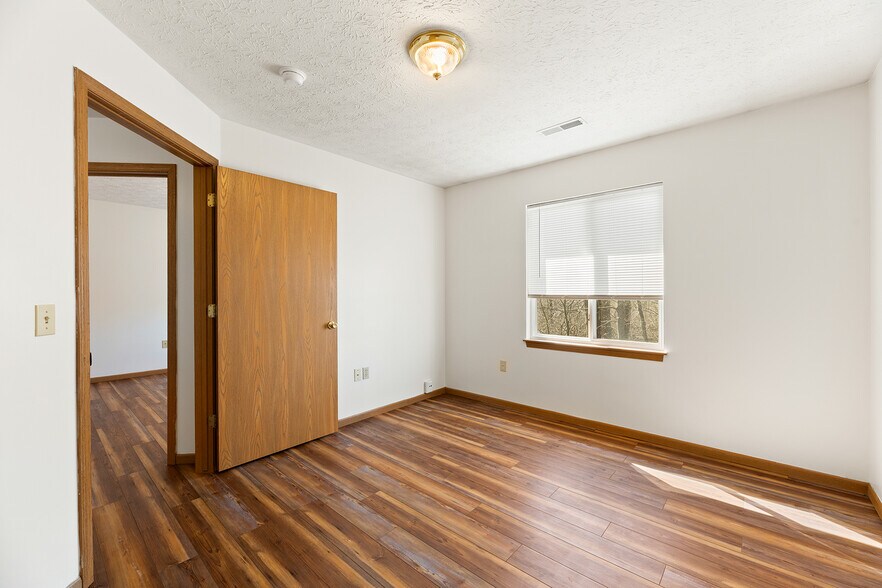 More Photos Of 1894-1898 Springfield Lake Blvd, Akron Apartments For Sale