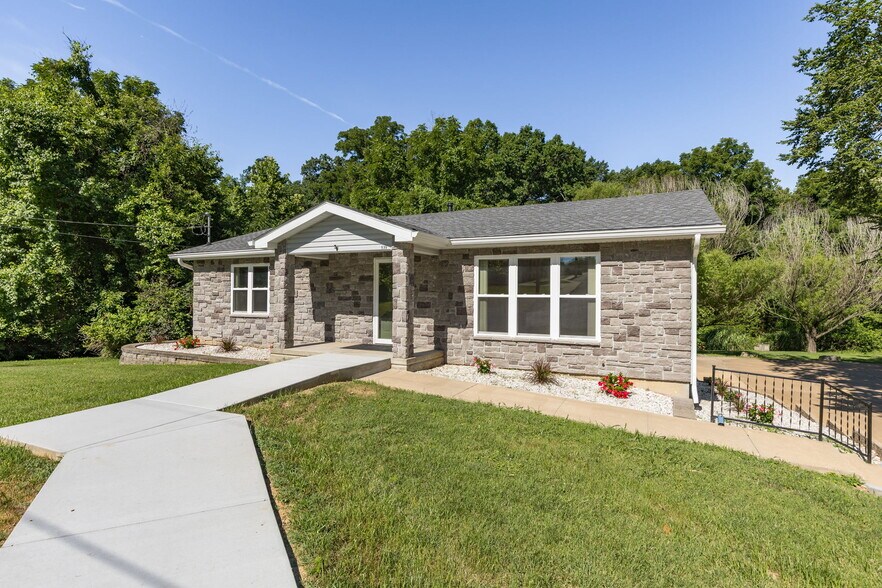 More Photos Of 535 Elm St, Hillsboro Office For Sale