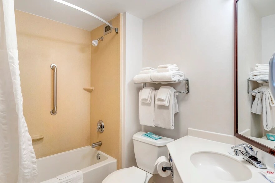 More Photos Of 110 Commerce Park Dr, Watertown Hotel For Sale