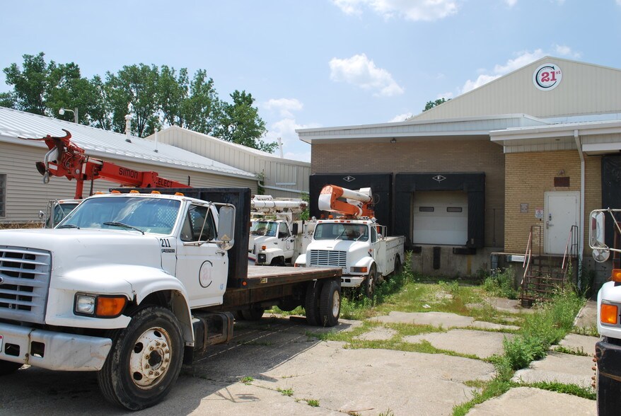 More Photos Of 13921-13995 Enterprise Ave, Cleveland Manufacturing For Sale