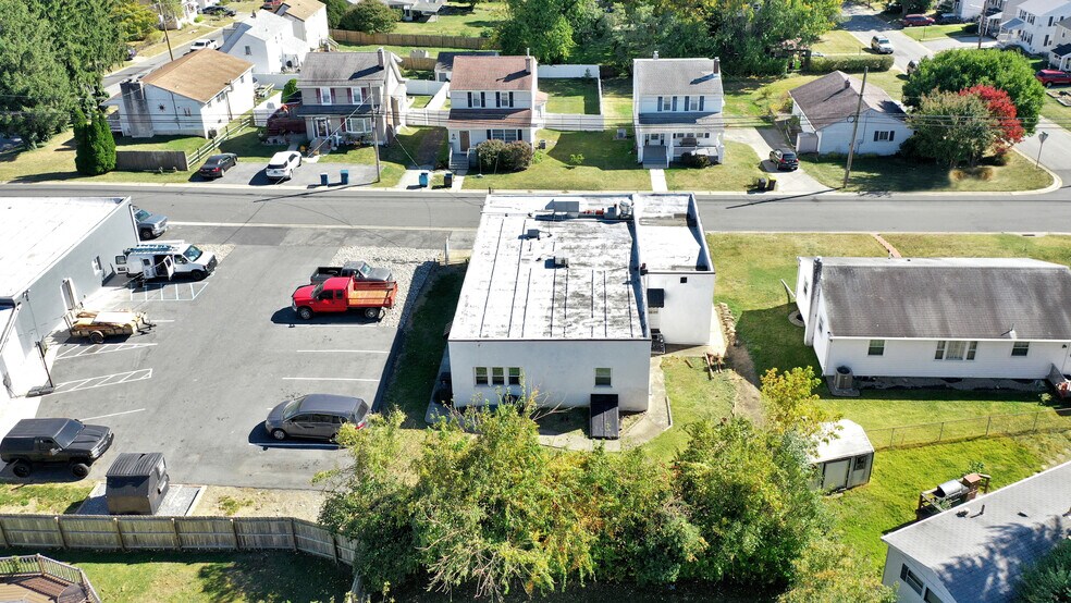 More Photos Of 2107 Harrison Ave, Wilmington Light Distribution For Sale