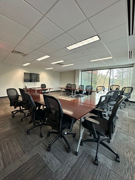 More Photos Of 208 Golden Oak Ct, Virginia Beach Office For Lease