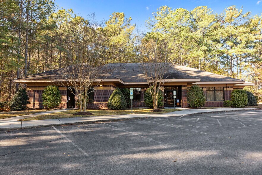 More Photos Of 2223 Hemby Ln, Greenville Medical For Sale