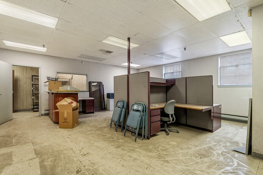 More Photos Of 232 Division St, Kingston Warehouse For Lease