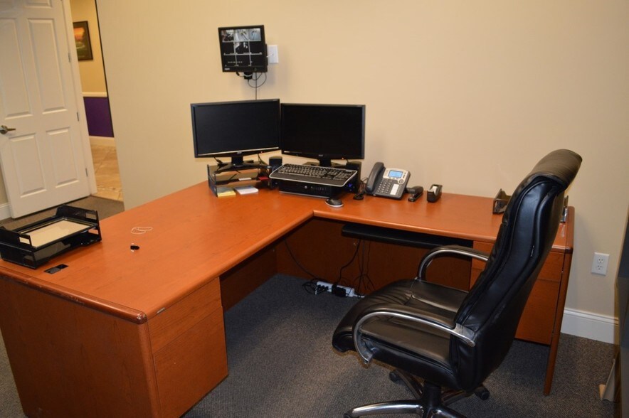 More Photos Of 2820 S Jones Blvd, Las Vegas Office For Sale