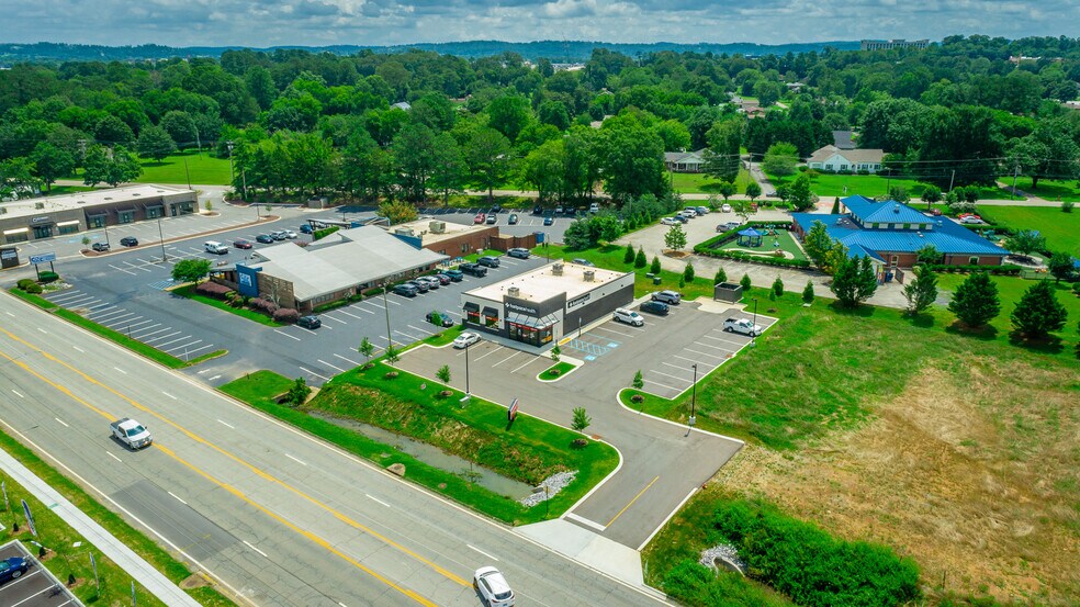 More Photos Of 6680 Lee Hwy, Chattanooga Medical For Sale