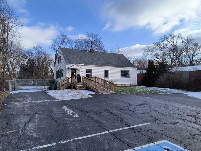 Primary Photo Of 7725 Taft St, Merrillville Office For Lease