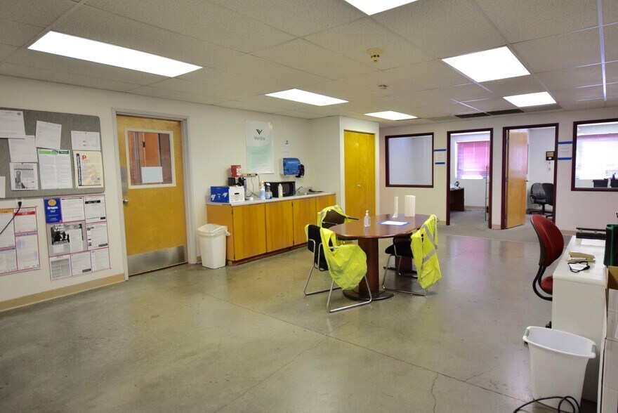 More Photos Of 120 NE 9th Ave, Portland Warehouse For Lease