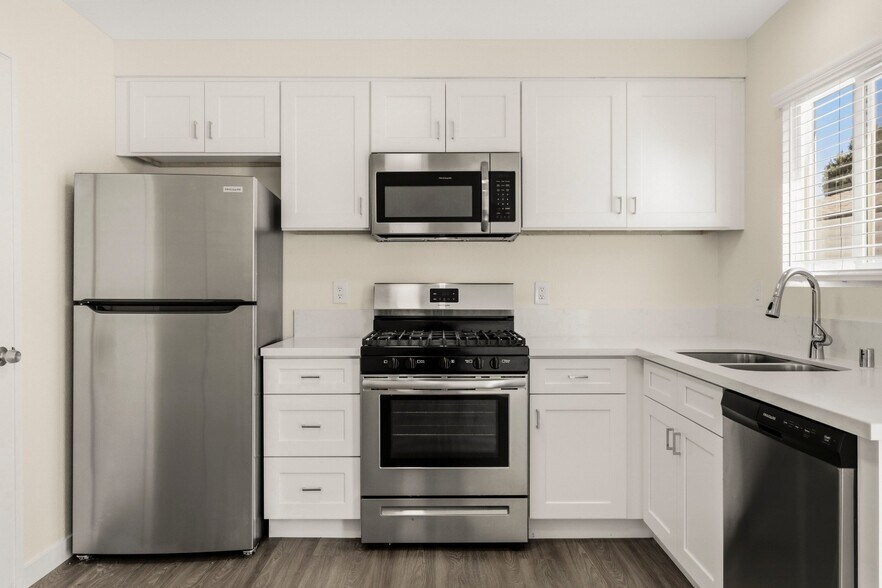 More Photos Of 6752-6770 Solita Ave, San Diego Apartments For Sale