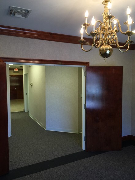 More Photos Of 5816 Creedmoor Rd, Raleigh Office For Lease
