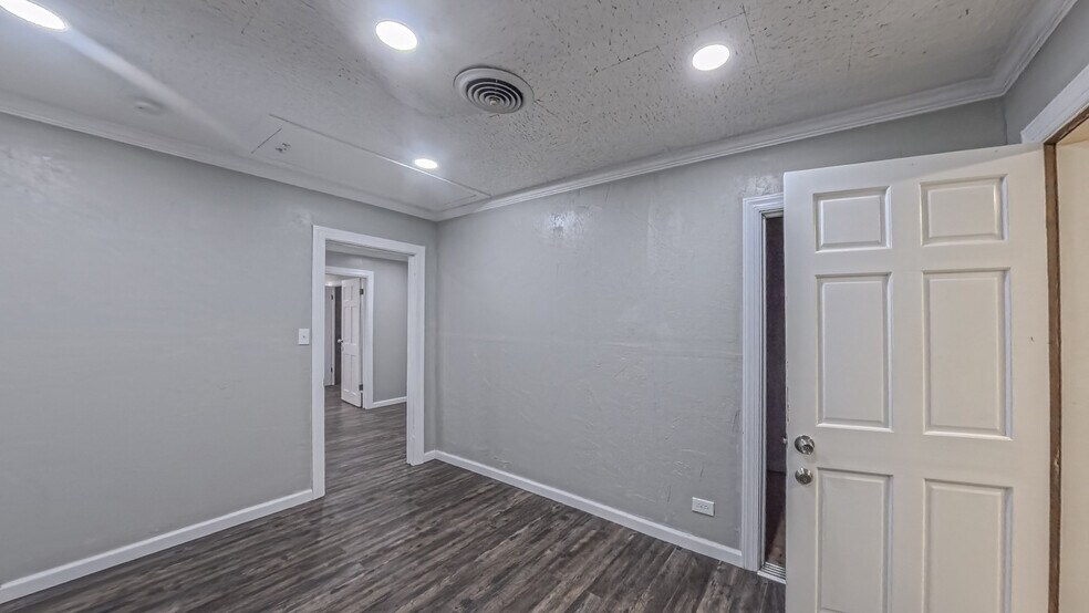 More Photos Of 1502 S Lipscomb St, Amarillo Light Distribution For Sale