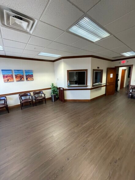 More Photos Of 3075 Governors Place Blvd, Dayton Medical For Sale