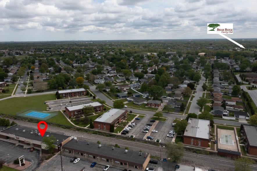 More Photos Of 1027 Sheffield Ave, Dyer Restaurant For Sale