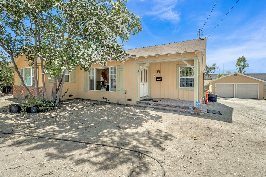 More Photos Of 10404 Foothill Blvd, Sylmar Land For Sale