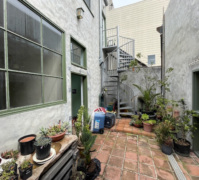 More Photos Of 327-329 Noe St, San Francisco Storefront Retail Residential For Sale