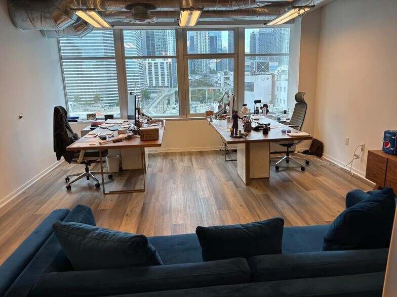 More Photos Of 14 NE 1st Ave, Miami Office For Sale