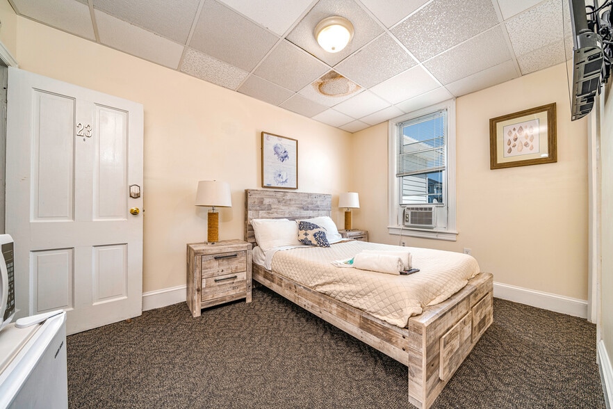 More Photos Of 617 E 8th St, Ocean City Hotel For Sale