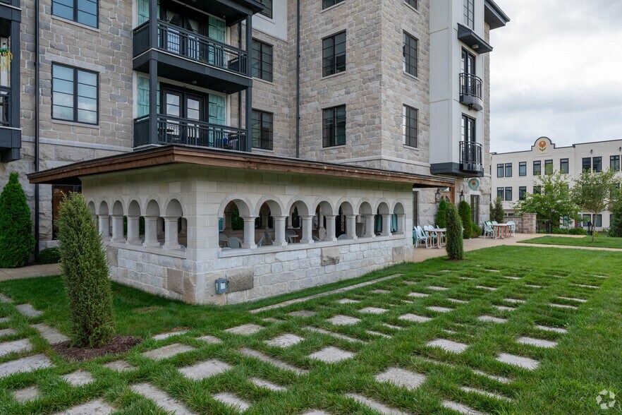 More Photos Of 3105 S Sare Rd, Bloomington Apartments For Lease
