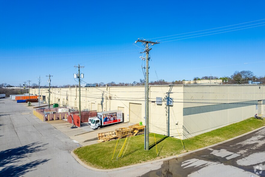 More Photos Of 700 Melrose Ave, Nashville Warehouse For Lease