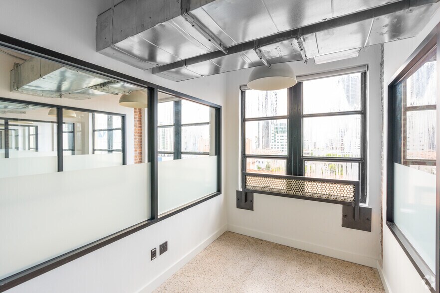 More Photos Of 117 NE 1st Ave, Miami Office For Lease