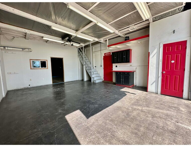 More Photos Of 250 Greenwich Ave, Goshen Office For Lease