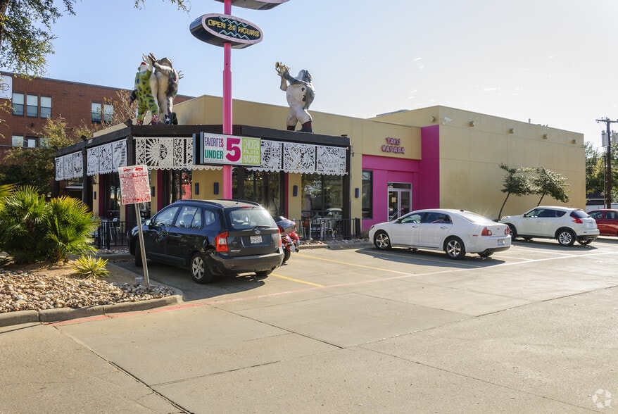 More Photos Of 1827 Greenville Ave, Dallas Fast Food For Lease