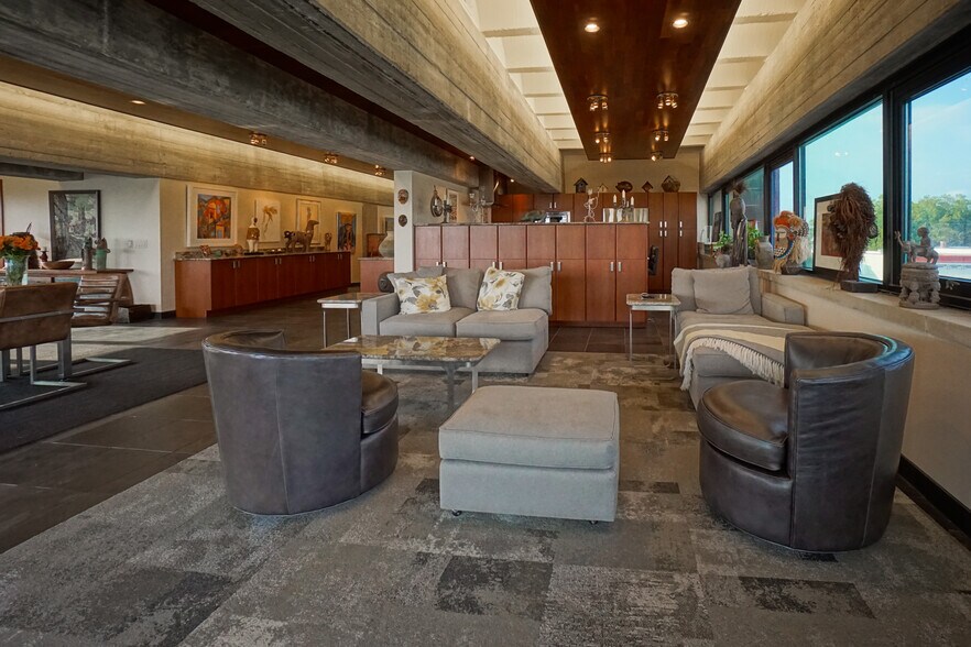 More Photos Of 916 Bay St, Beaufort Office For Sale