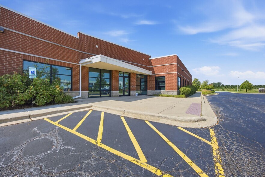 More Photos Of 18861 S 90th Ave, Mokena Medical For Lease