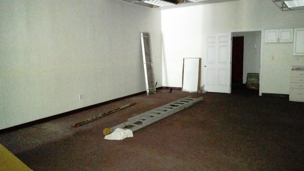 More Photos Of 59 John Fitch Blvd, South Windsor Freestanding For Lease