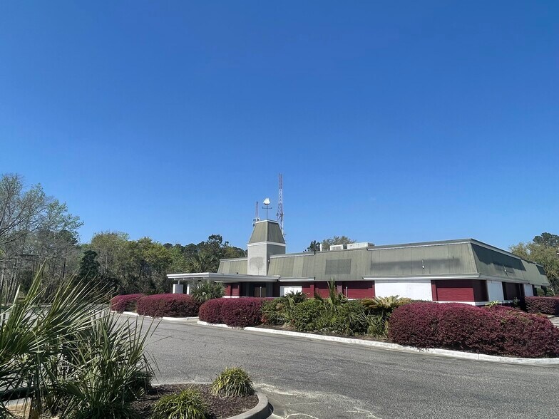 More Photos Of 2080 Sam Rittenberg Blvd, Charleston Restaurant For Lease