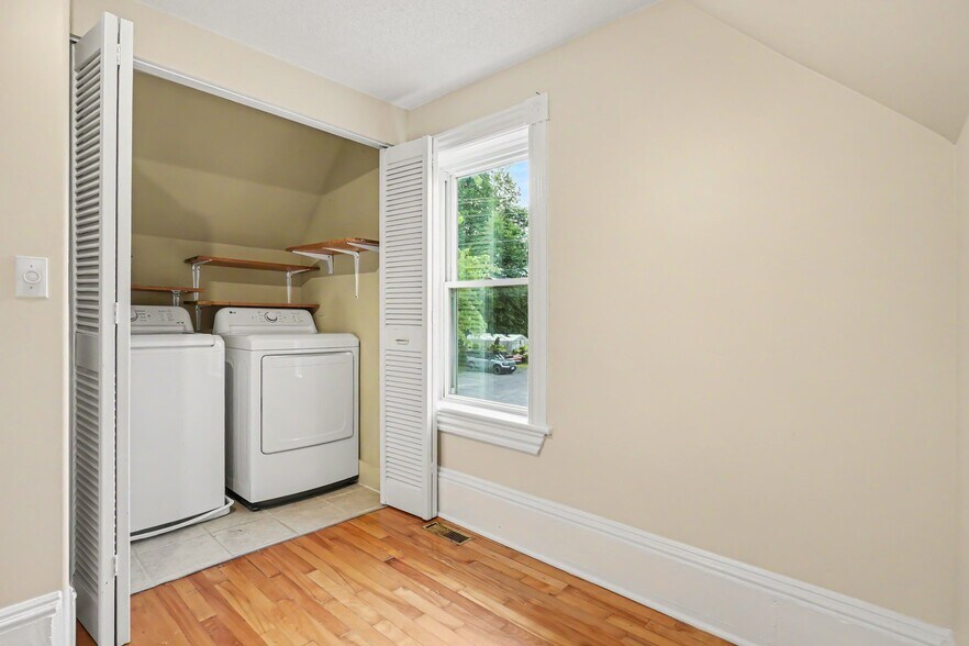 More Photos Of 616 Rideau St, Kemptville Office For Sale
