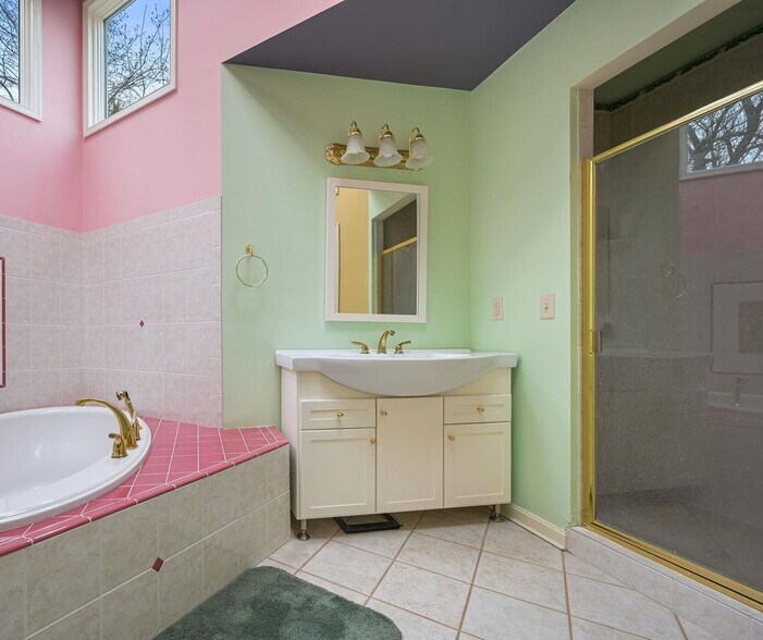 More Photos Of 1326 Forrest Ave, Dover Storefront Retail Office For Sale